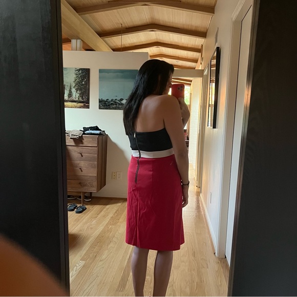 🔥 NWOT DKNY color block strapless dress in black-white-red. Size 10. - Picture 6 of 8